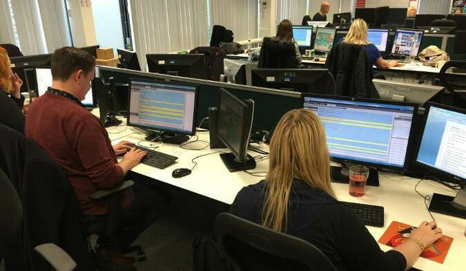 chat-host-desks