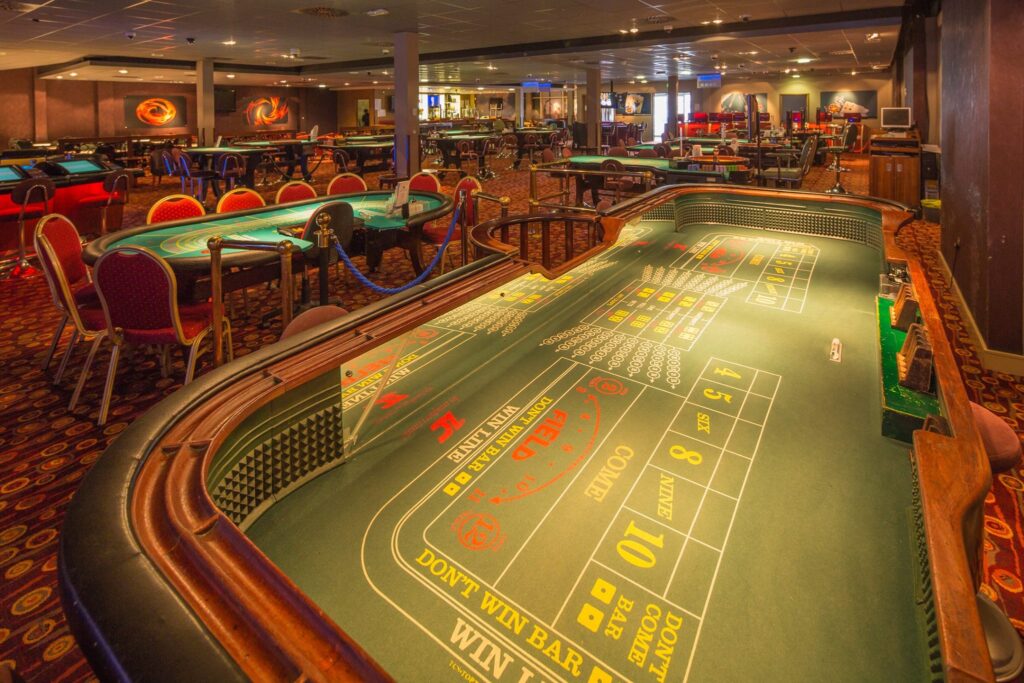 Les Croupiers Casino gaming floor